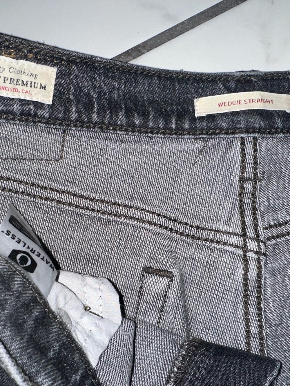 Levi's Black Wedgie Straight Leg Women's Jeans - Picture 4 of 4